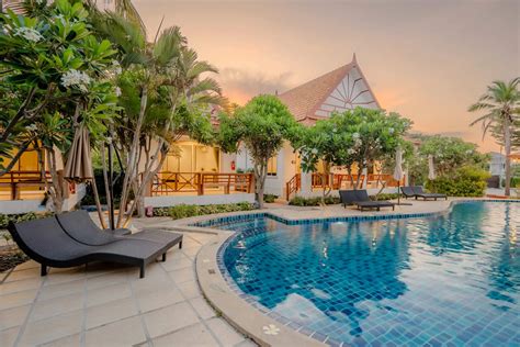 Luxury drug and alcohol rehab in Thailand .